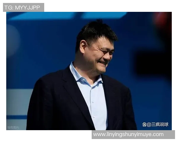 姚明的鹦鹉:一只会说话的传奇伴侣与篮球巨星的温馨故事 姚明的鹦鹉:一只会说话的传奇伴侣与篮球巨星的温馨故事